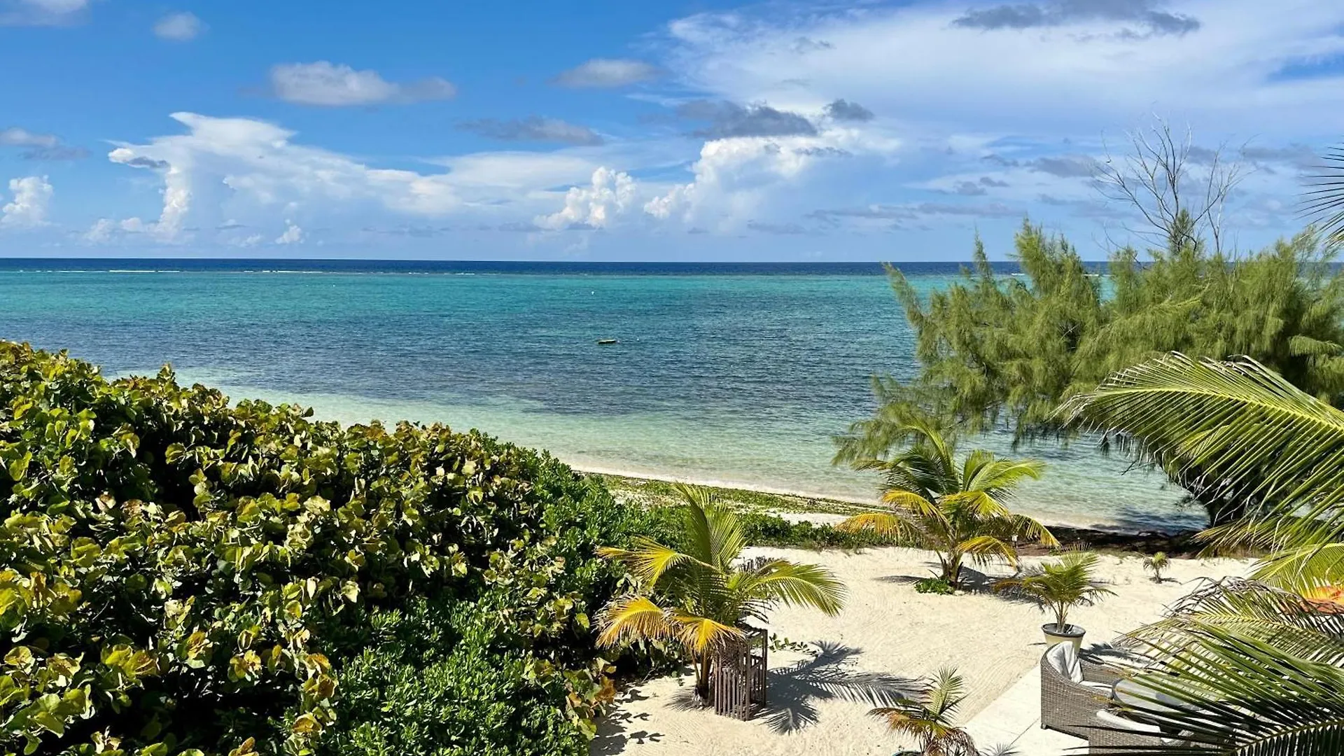 The Sunrise At Cottages Sand Bluff 0*,  Cayman Islands